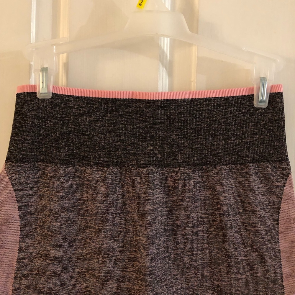 Victoria Secret PINK Seamless Leggings - Picture 3 of 7